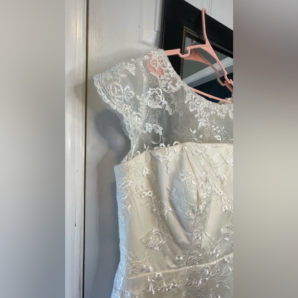 Ivory Lace Cap-Sleeve A-Line Dress - Picture 2 of 11
